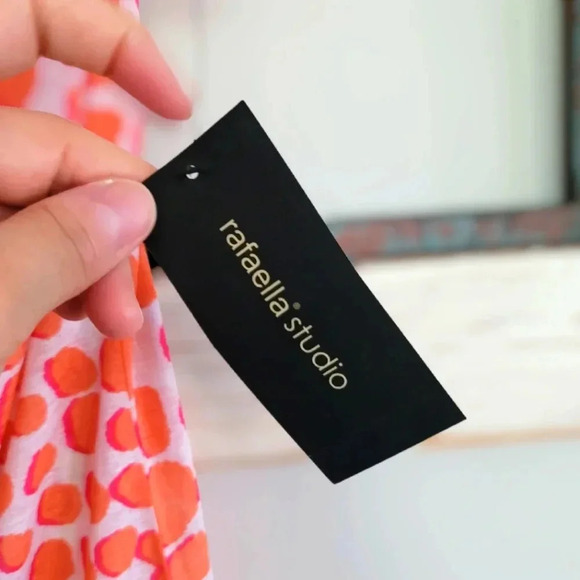 *NWT* rafaella studio Guava Spotted Ruched Ruffle Blouse Size Large - Picture 4 of 7